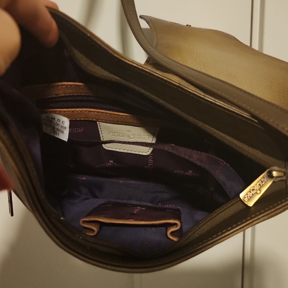 Purse - Picture 2 of 4